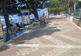 Bili smo u Tučepima: Hoteli puni, privatni smještaj prazan, kafa kao na Baščaršiji, sladoled 8 eura, a paradajz turista još uvijek nema...