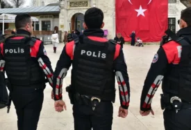 Desetine ljudi privedeno na zabranjenoj Povorci ponosa u Istanbulu