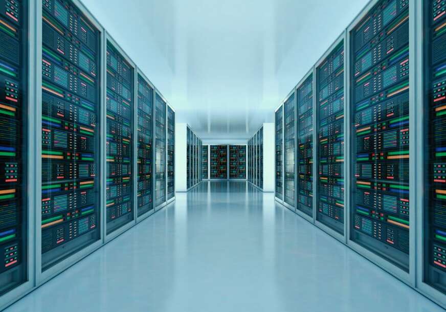 FOTO: SERVER_C_CANVA TEAM