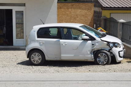 U Visokom pronađeno vozilo VIK-a koje je ukradeno u Sarajevu, vozač pokušao pobjeći policiji pa slupao auto