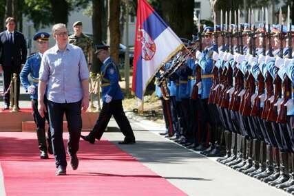 Vučić potvrdio: Redovni vojni rok će se vratiti