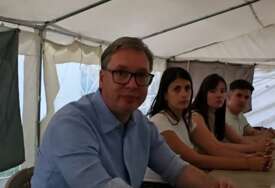 Vučić se pojavio u Pionirskom parku s porukom: Studenti su pobjedili, blokaderi izgubili