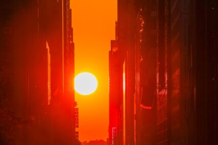 ZAGLEDAJTE SE U FOTOGALERIJU I NA TRENUTAK ODLUTAJTE PREKO "BARE" Zalazak sunca u New Yorku nije kao u drugim gradovima (FOTO)