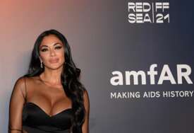 Nicole Scherzinger proslavila 47. rođendan (VIDEO)