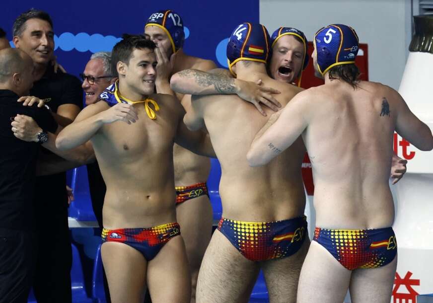 FOTO: EPA/ RUNGROJ YONGRIT