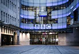 Više od 400 javnih ličnosti traži smjenu člana uprave BBC-a zbog pristrasnosti prema Izraelu