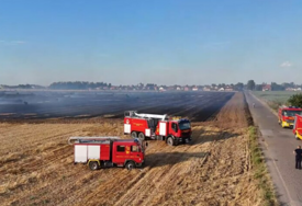 Veći požar zahvatio polja pšenice u Bijeljini (VIDEO)