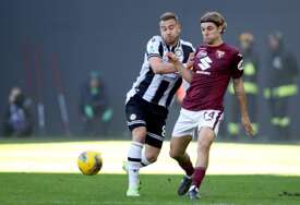 Borna Sosa blizu dolaska u Crystal Palace