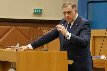 Dodik nazvao pilota usred sjednice NSRS-a: Halo, kad si zadnji put bio u Britaniji?