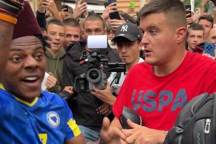 TikToker Đenis Hujić imao blizak susret sa IShow Speedom: "Obukao sam masku čim me ugledao"