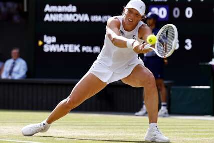 Swiatek pregazila Anisimovu i prvi put osvojila Wimbledon