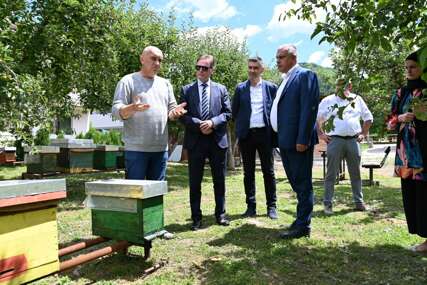 Ministar Hrnjić posjetio Donji Vakuf: Podrška lokalnim proizvođačima i mladim poljoprivrednicima