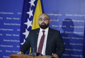 Hasanović: Amidžić da odgovori po kom osnovu je isplatio plate razriješenim članovima Komisije