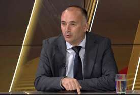 NENAD GRKOVIĆ IZ RS-a SMIRUJE SITUACIJU "Građani BiH, strpite se još malo. Uskoro će rasplet...!"