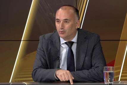 NENAD GRKOVIĆ IZ RS-a SMIRUJE SITUACIJU "Građani BiH, strpite se još malo. Uskoro će rasplet...!"