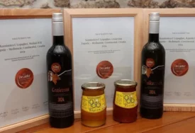 Nesvakidašnja dešavanja: Zatvorenici nagrađeni za proizvodnju meda i vina