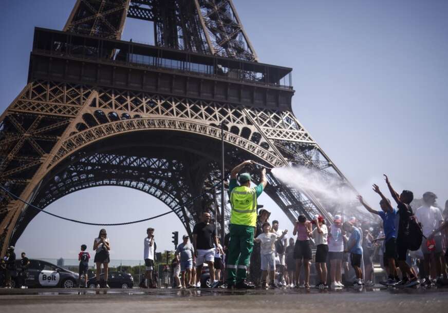 FOTO: EPA/YOAN VALAT