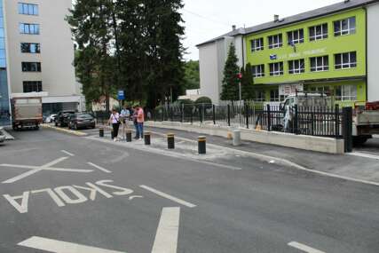 Okom kamere PRISTUP SAMO ZA ŠKOLSKE AUTOBUSE