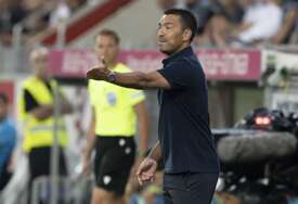 Van Bronckhorst se priključio stručnom štabu Liverpoola