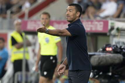 Van Bronckhorst se priključio stručnom štabu Liverpoola
