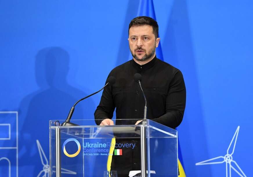 FOTO: EPA/FABIO CIMAGLIA