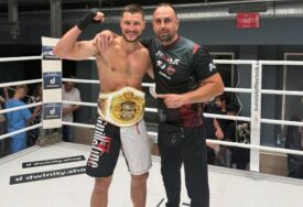 Albert Ugrinčić spektakularnim nokautom postao profesionalni prvak svijeta (VIDEO)