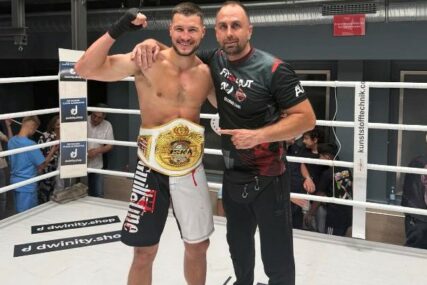 Albert Ugrinčić spektakularnim nokautom postao profesionalni prvak svijeta (VIDEO)