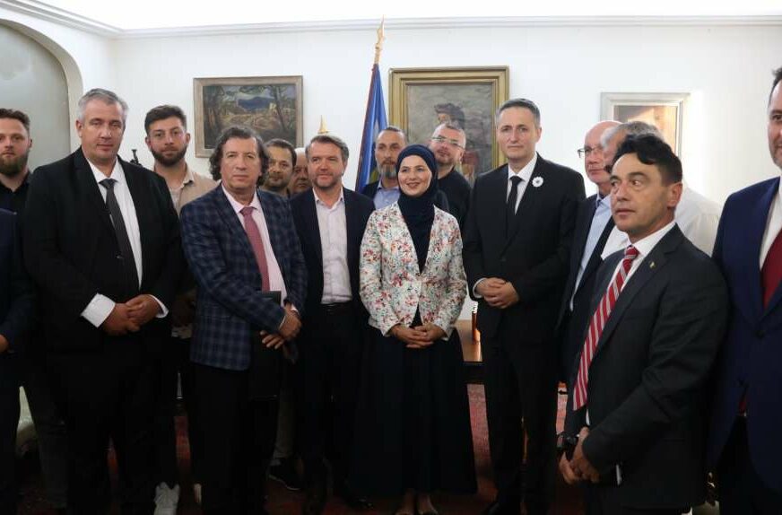 FOTO: KABINET ČLANA PREDSJEDNIŠTVA BIH DENISA BEĆIROVIĆA