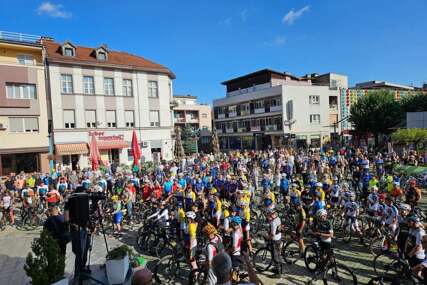 Startao 21. biciklistički maraton Bihać-Srebrenica, učestvuje 300 biciklista