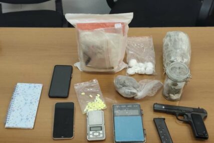 Akcija MUP-a KS 'Star': Oduzeta droga, oružje i novac, uhapšen muškarac iz Sarajeva
