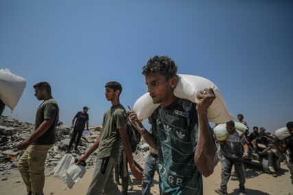U napadima Izraela na Gazu ubijeno 20 Palestinaca, 15 u redu za pomoć