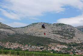 Požar na Leotaru, kod Trebinja, i dalje aktivan