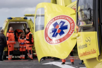 Filipinka se sama porodila i bebu ostavila u košari pokraj kuće, prevezena u Split