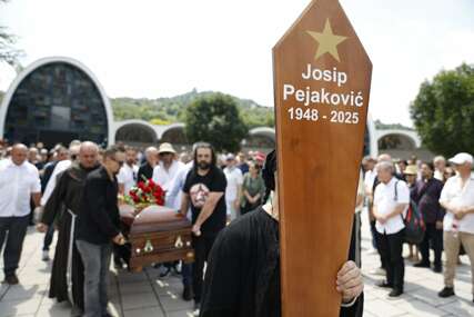 Brojne Sarajlije, javne osobe, kolege i prijatelji na sahrani Josipa Pejakovića