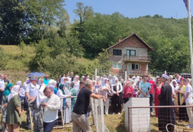 Majke i žene Srebrenice i Podrinja posjetile stratišta ubijenih u genocidu 1995.