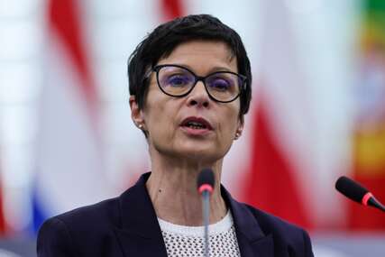 Marta Kos održala govor u Potočarima: Srebrenica se desila za mog života, dužnost je da se sjećamo