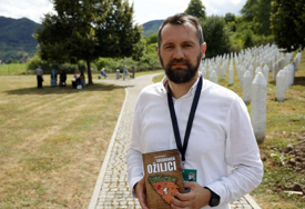Mehmedović: Knjiga 'Srebrenica ožiljci' je opomena da djeca ne trebaju nositi teret rata