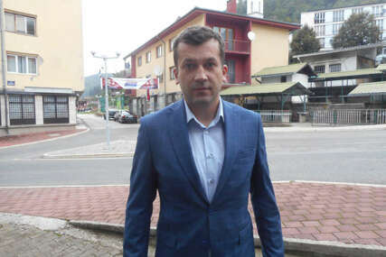 GUBITNIK DANA Miloš Vučić