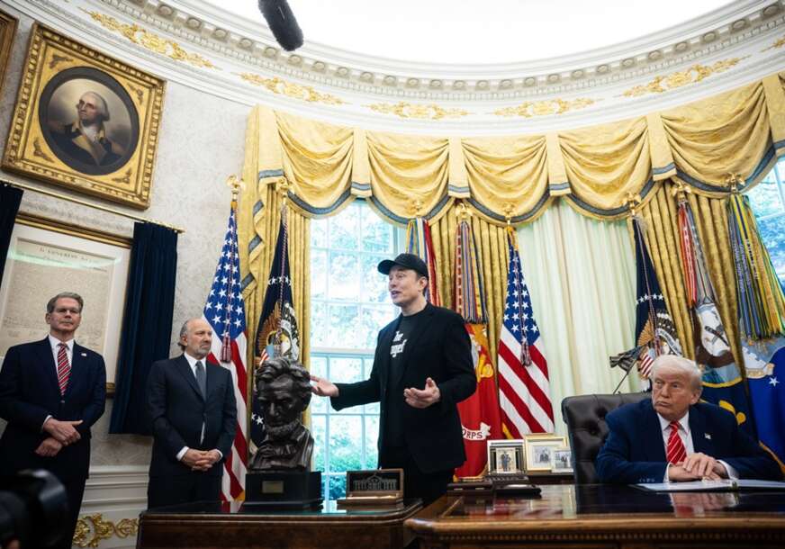 FOTO: EPA-EFE/FRANCIS CHUNG / POOL