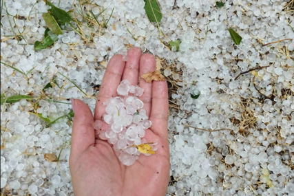 (FOTO) Snažno nevrijeme napravilo haos u bh. gradu: "Sve smo izgubili"