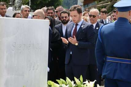 Premijer Uk: Istina o Srebrenici je naša moralna obaveza