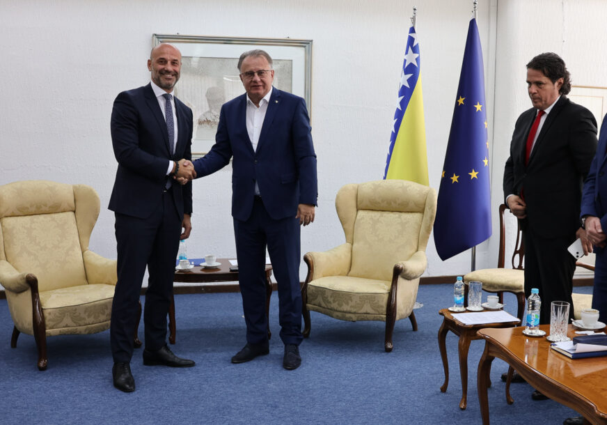 FOTO: URED VLADE FBIH ZA ODNOSE S JAVNOŠĆU