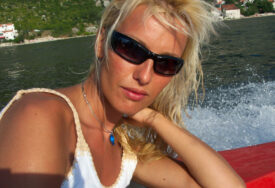 NININI BISERI Ljubav ne treba objašnjavati