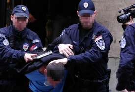 PRIJETIO ŽENI DA ĆE OBJAVITI NJENE INTIMNE SLIKE Tražio joj 3.800 eura, policija zaustavila njegovog saučesnika i pronašla OVO