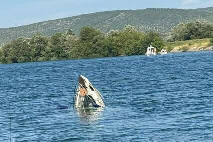 U Neretvi potonula brodica, jedna osoba poginula, druga nestala