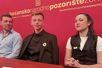 Prva premijera predstave 'Tražeći Esmira' - priča posvećena Srebrenici