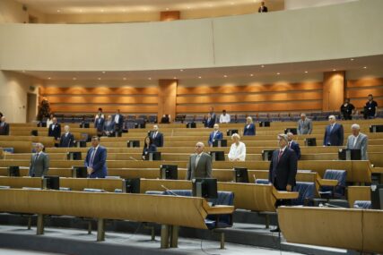 NIŠTA OD POMOĆI BHRT-u: Zaključke srušili zastupnici iz RS-a, drama se nastavlja