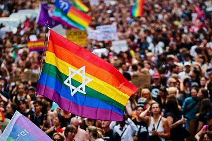 FOTO Stotine hiljada ljudi na Prideu u Berlinu