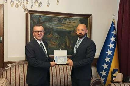 Isak primio predstavnika turskog proizvođača vojnih vozila Otokar: Otvorena mogućnost opremanja i obuke policijskih snaga
