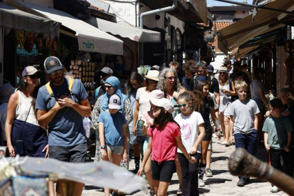 Uporedili smo broj turista u BiH i Hrvatskoj: Da li je BiH zaista "turistička" sila?